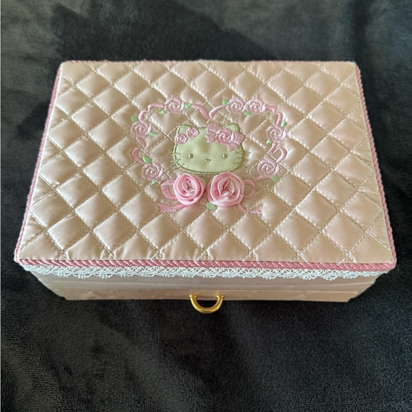 Hello Kitty Quilted Pink Jewelry Box with Embroidered Design - Picture 6 of 6